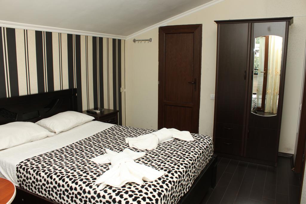 Hotel Majestic Tbilisi Room photo